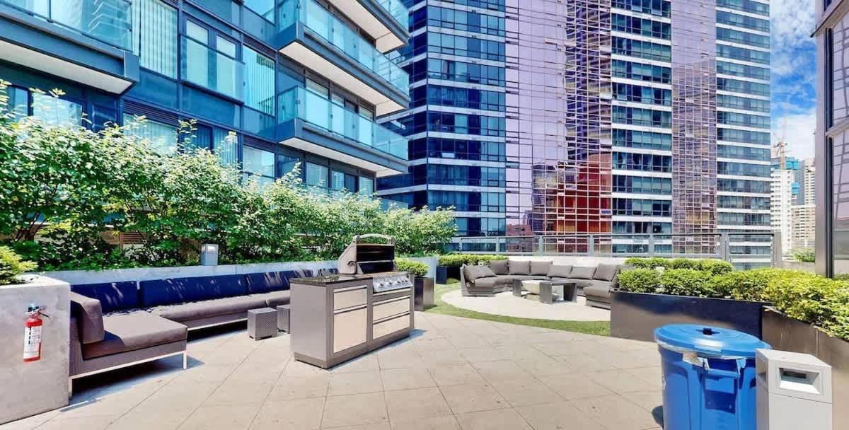 Royal Retreat 1b In Downtown Yorkville * Toronto