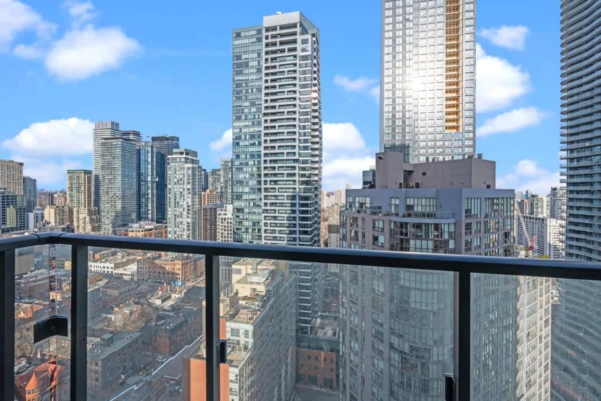 Royal Retreat 1b In Downtown Yorkville Toronto