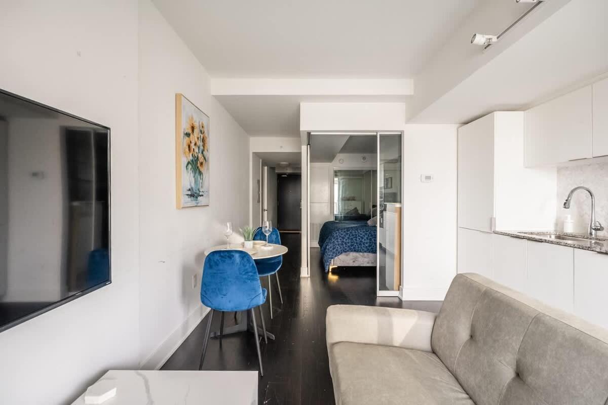 Apartment Luxury 1bdr In Downtown *