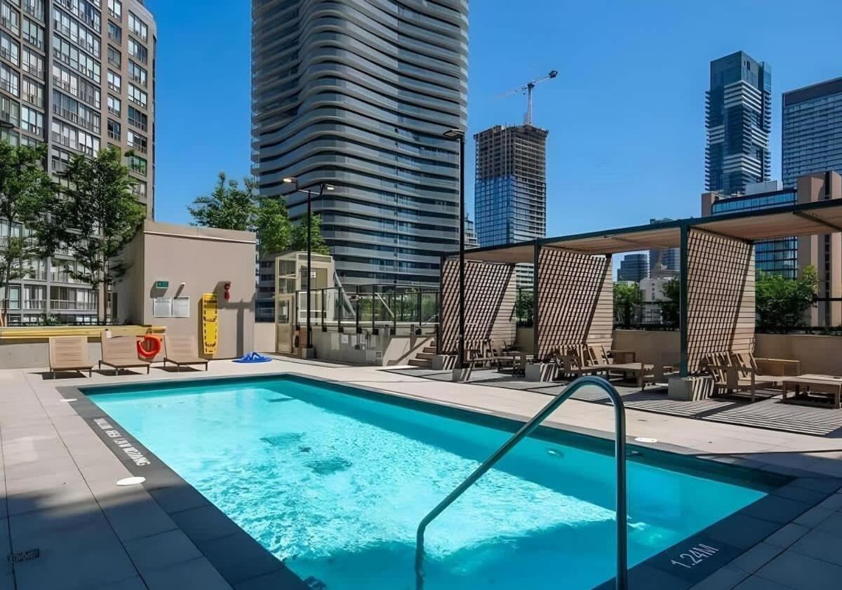 Cozy 1b Luxury Heart Of
