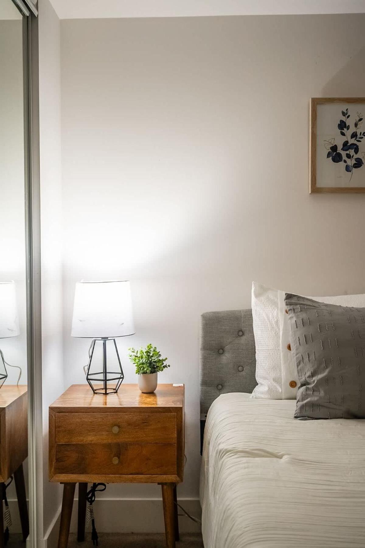 California King Bed In Heart Of Downtown Holiday home *