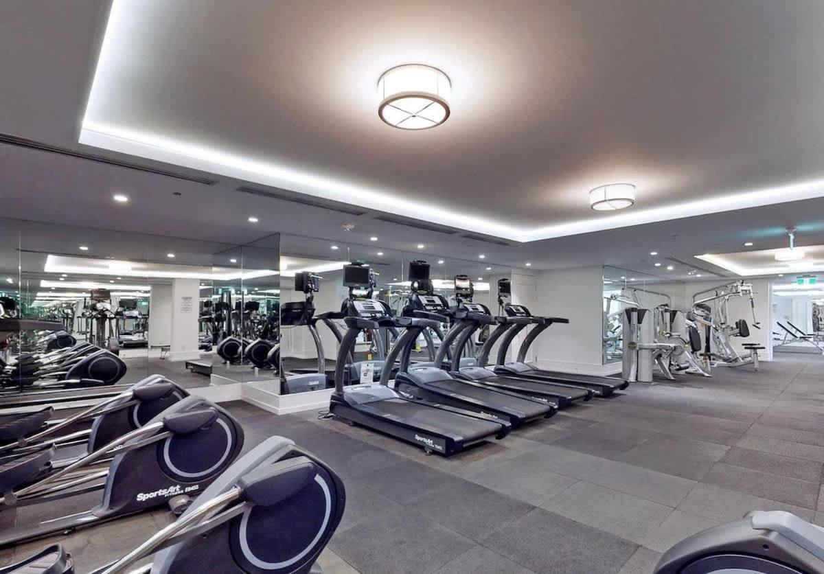 Urban Luxury In The Heart Of Downtown Toronto