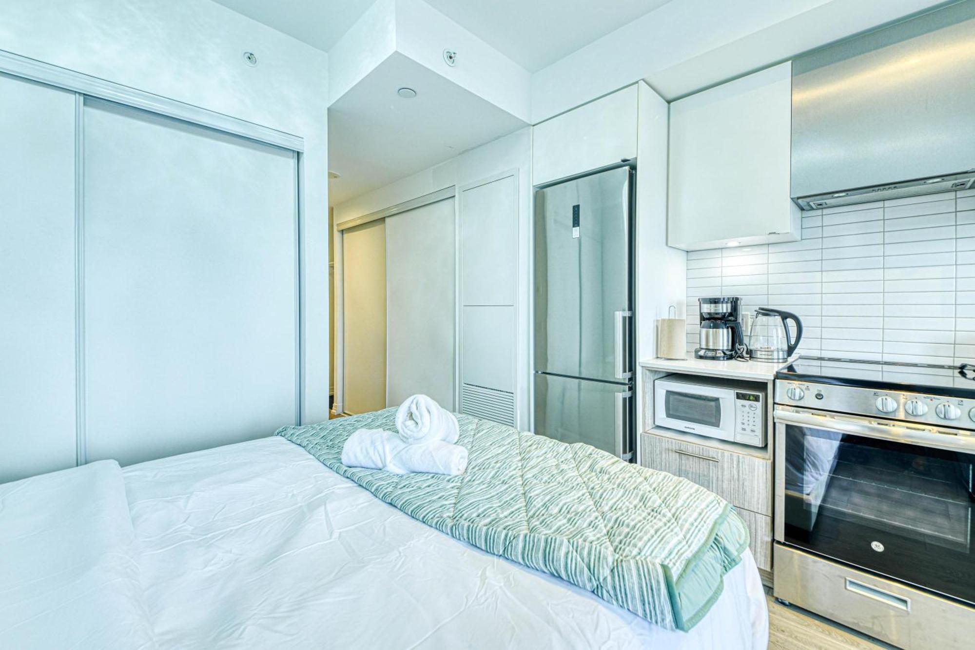 Rivetstays - The Jarvis Apartment Toronto