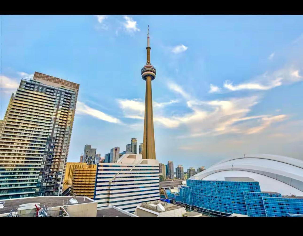 Apartment Core Downtown Toronto-3 Bedrooms-2 Bathrooms-Washrooms-Free Parking-Cn Tower-Ripleys Museum-Blue Jays Stadium In Front-Indoor Gym-Swimming Pool-Jacuzzi Sauna-Filter Drinking Water-Wifi