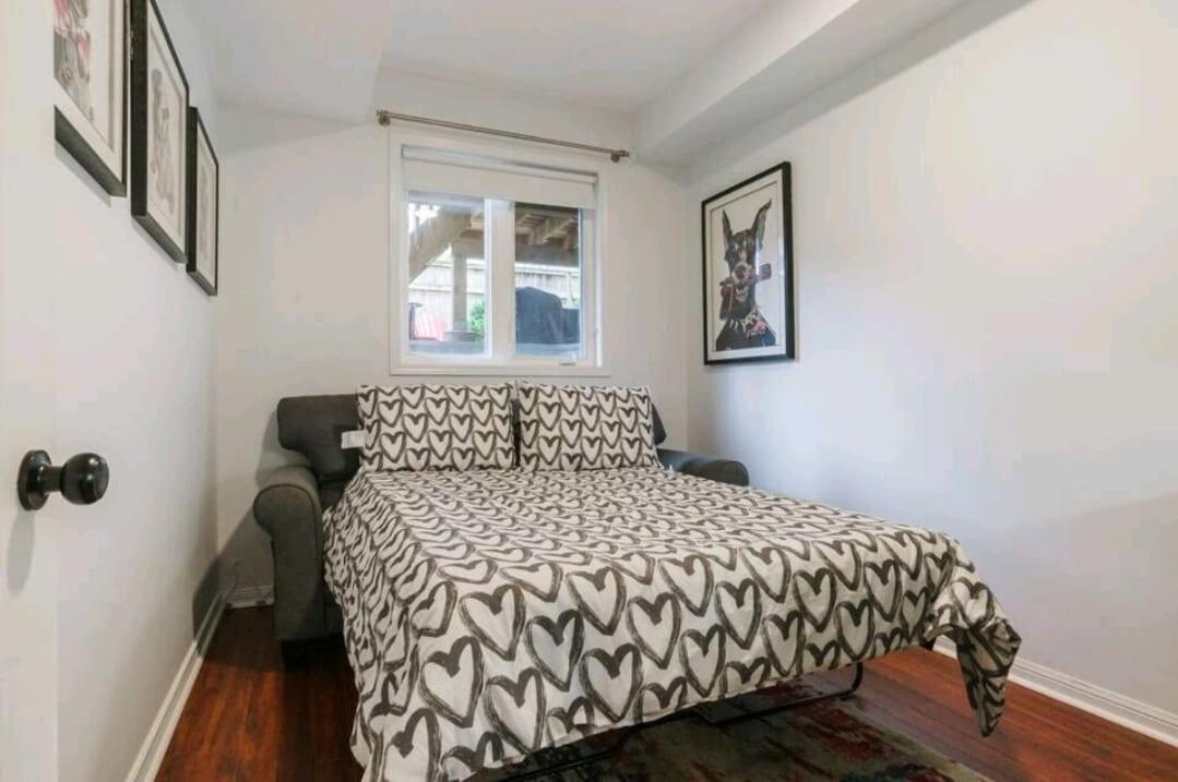 Stylish 2br Townhouse With Patio Apartment Toronto