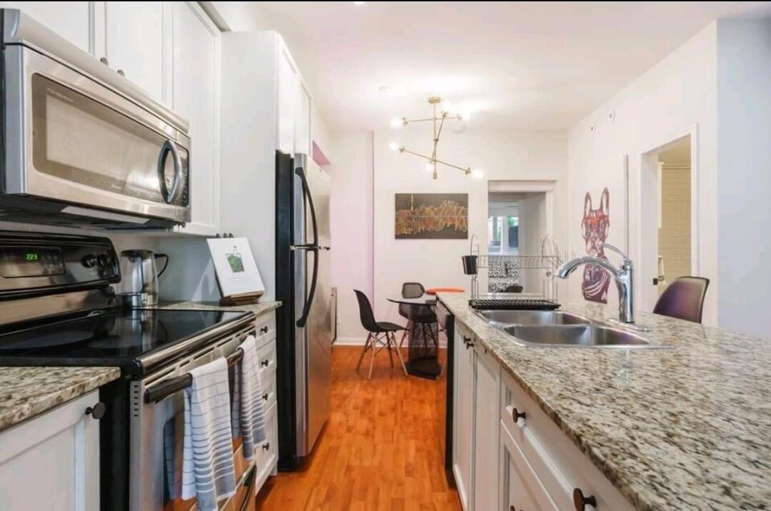 Apartment Stylish 2br Townhouse With Patio