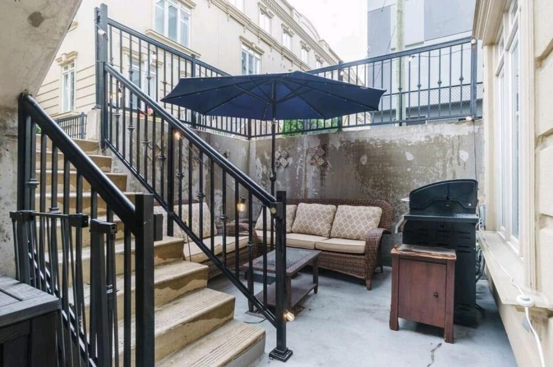 Apartment Stylish 2br Townhouse With Patio *