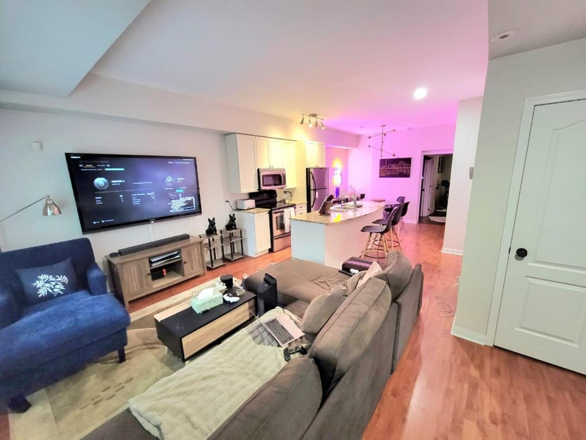 Stylish 2br Townhouse With Patio Apartment Toronto