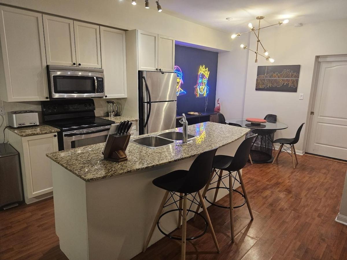 Stylish 2br Townhouse With Patio
