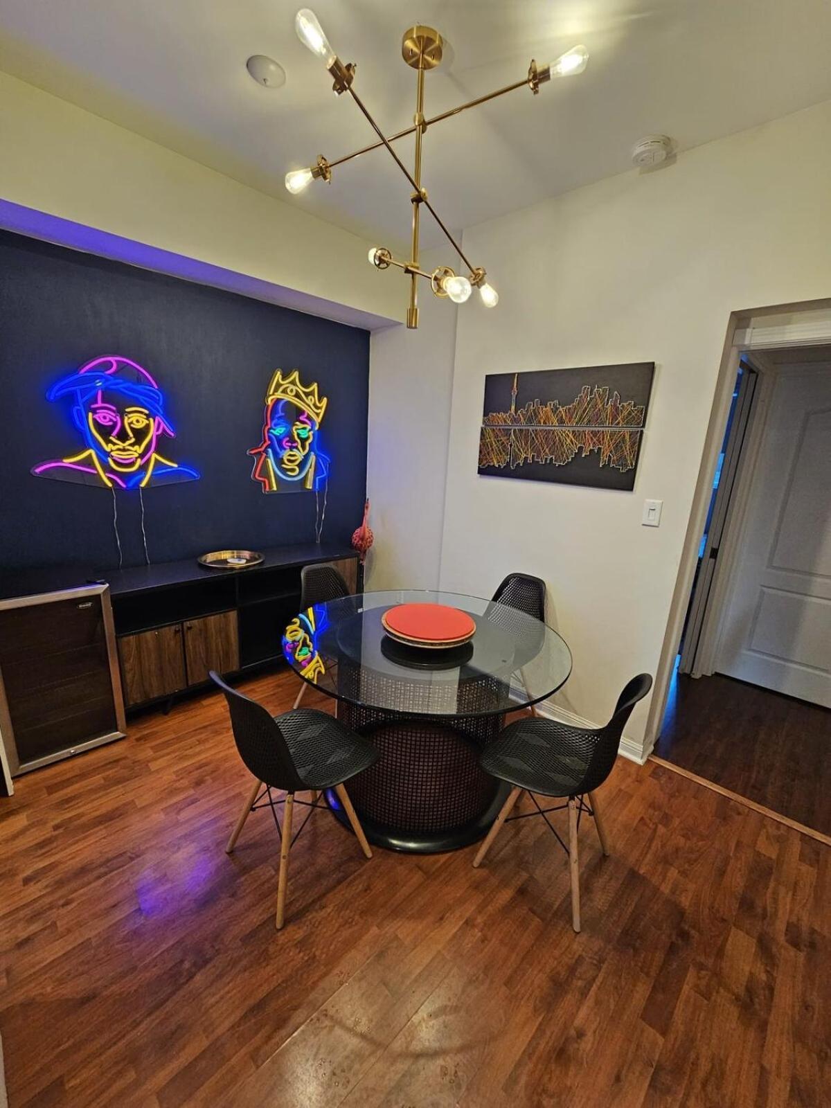 Stylish 2br Townhouse With Patio