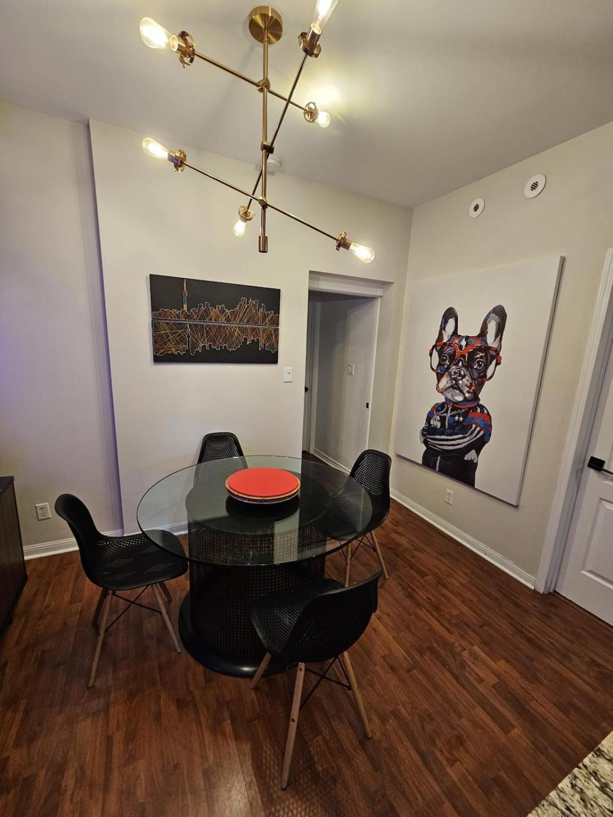 Apartment Stylish 2br Townhouse With Patio Toronto