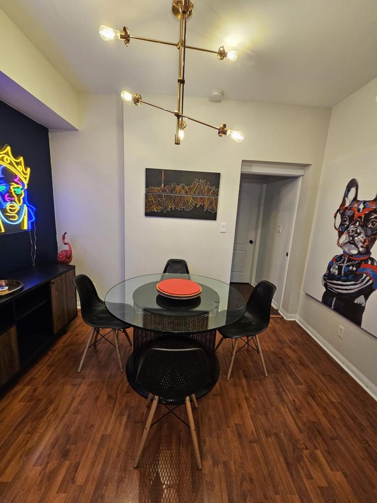 Stylish 2br Townhouse With Patio Apartment