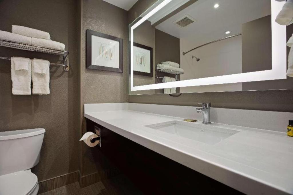 Western Executive Toronto