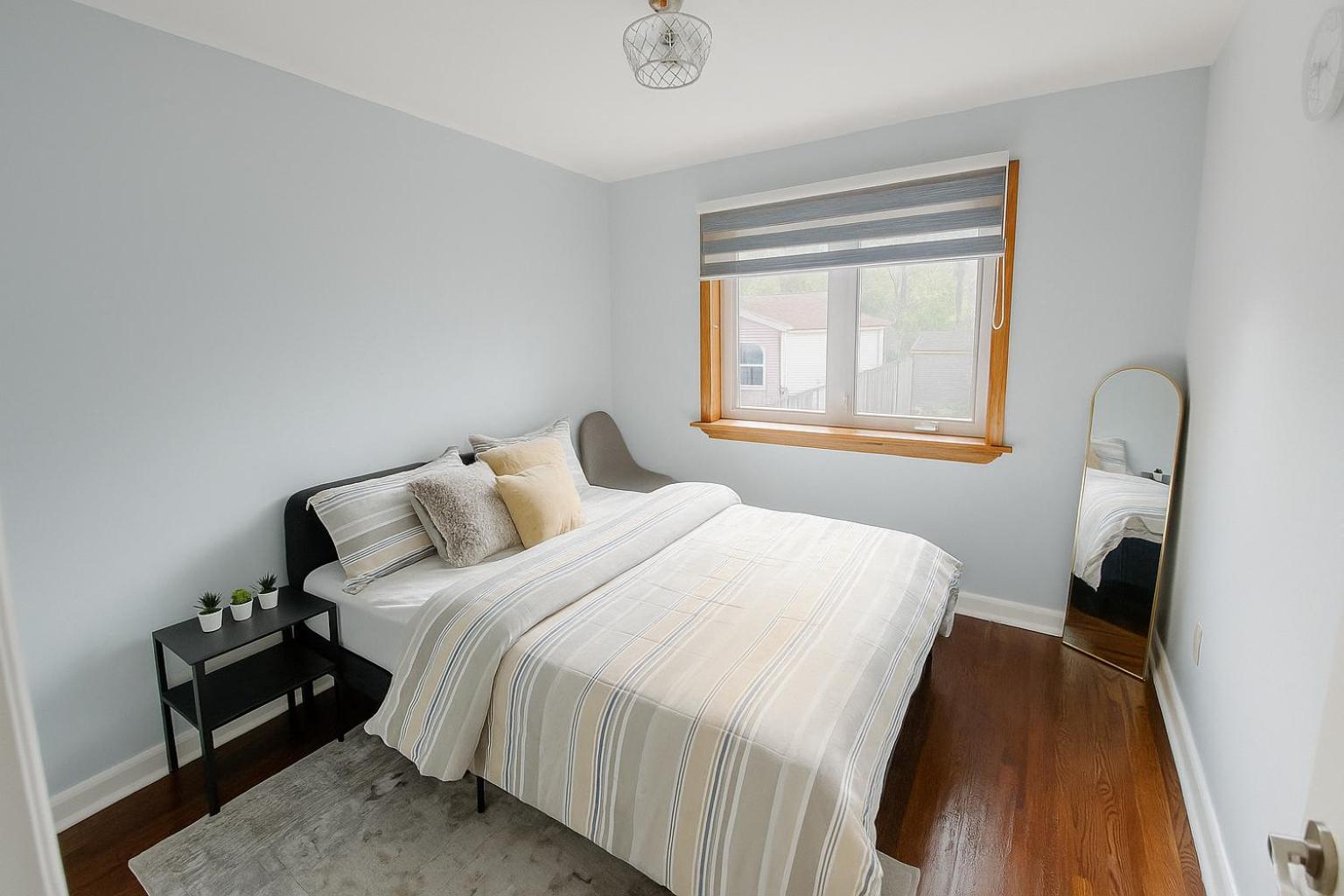 Ferienhaus Newly Renovated Modern 3Br North York Bungalow Close To Rogers Stadium, Ttc Subway Access, Plus Wifi, Free Parking, Full Kitchen, Perfect For Family Travel, Group Trips Or Work Stays!