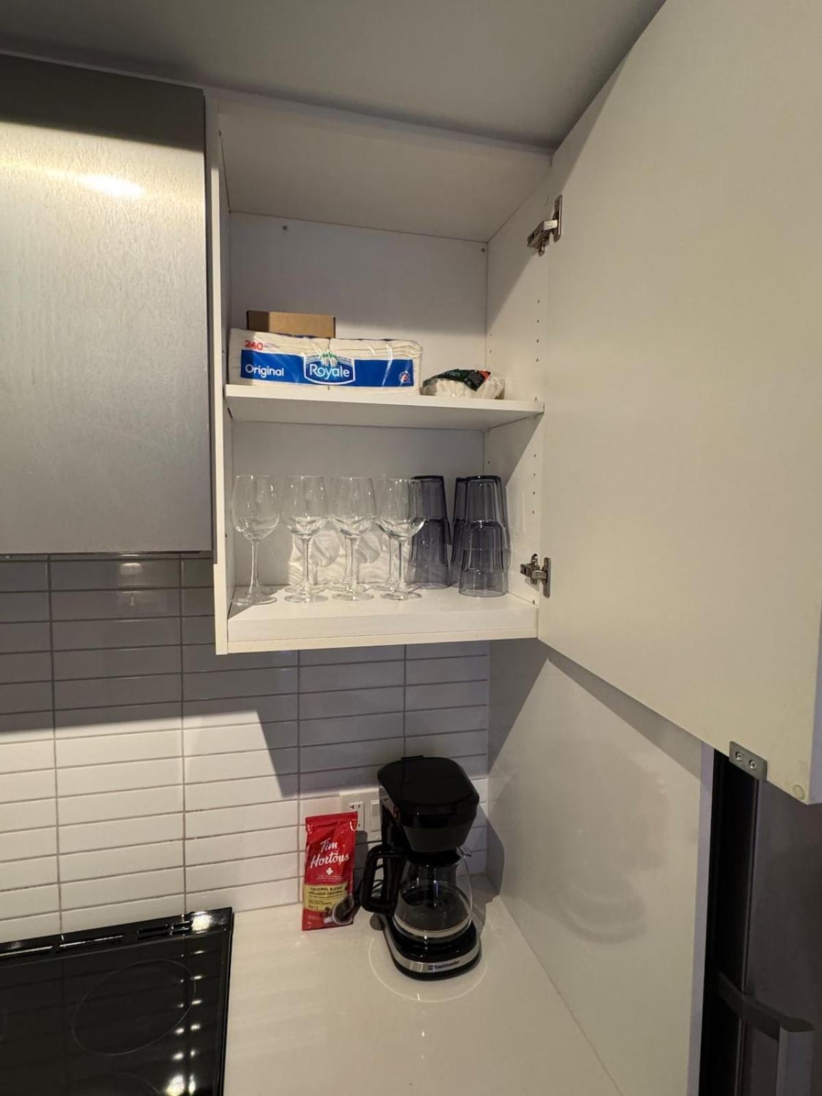 Apartment Royal Bnb 1 Bed 1 Den Pristine Downtown Toronto Retreat