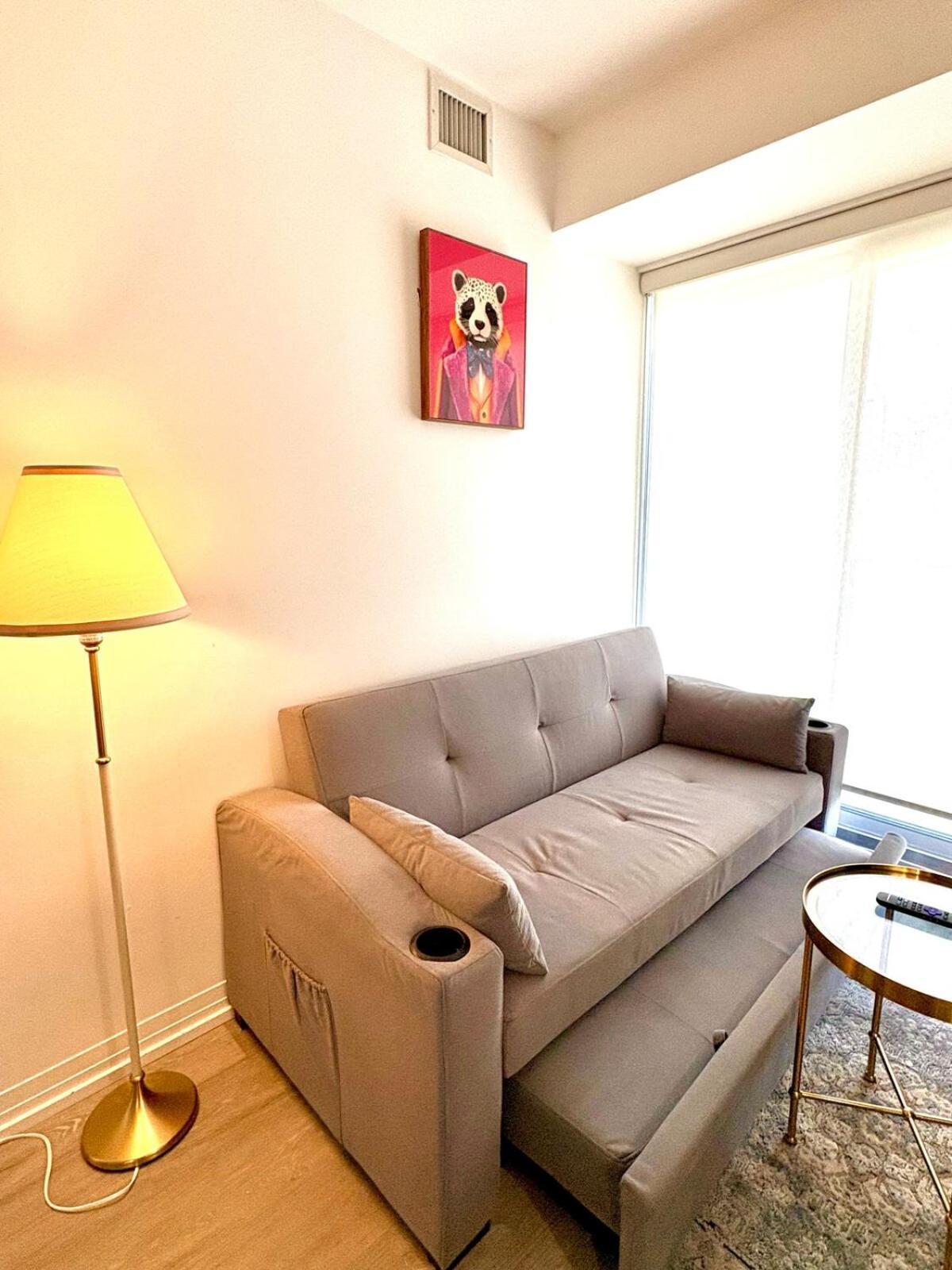 Apartment Royal Bnb 1 Bed 1 Den Pristine Downtown Toronto Retreat *