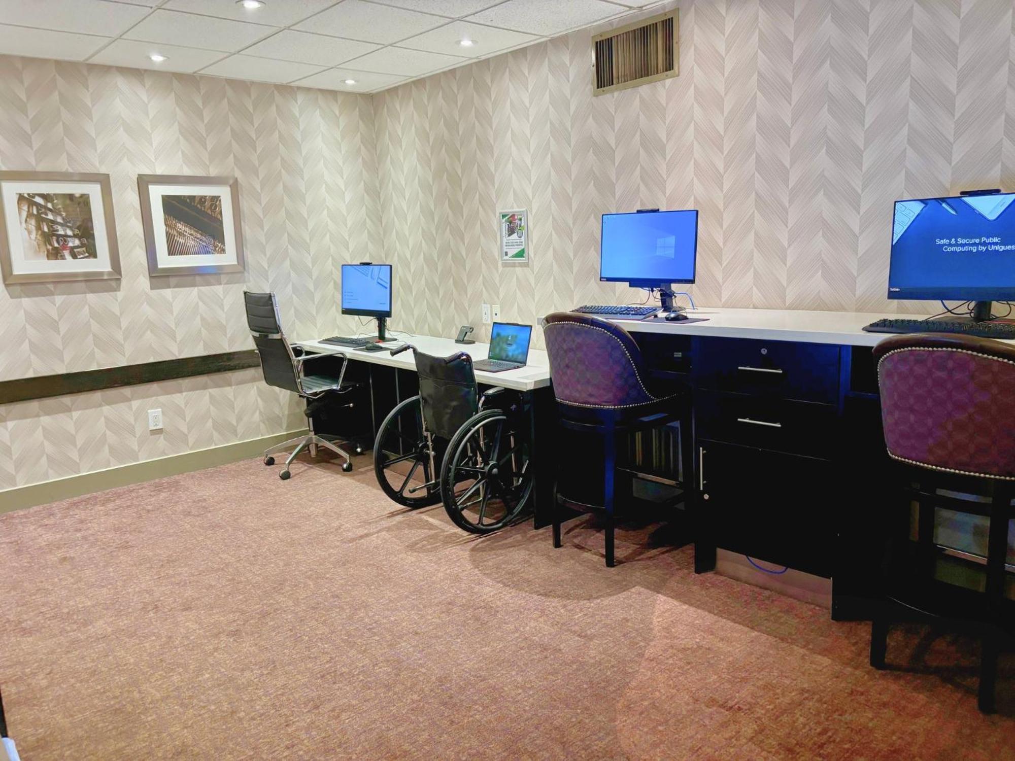 International Airport By Ihg Hotel Toronto