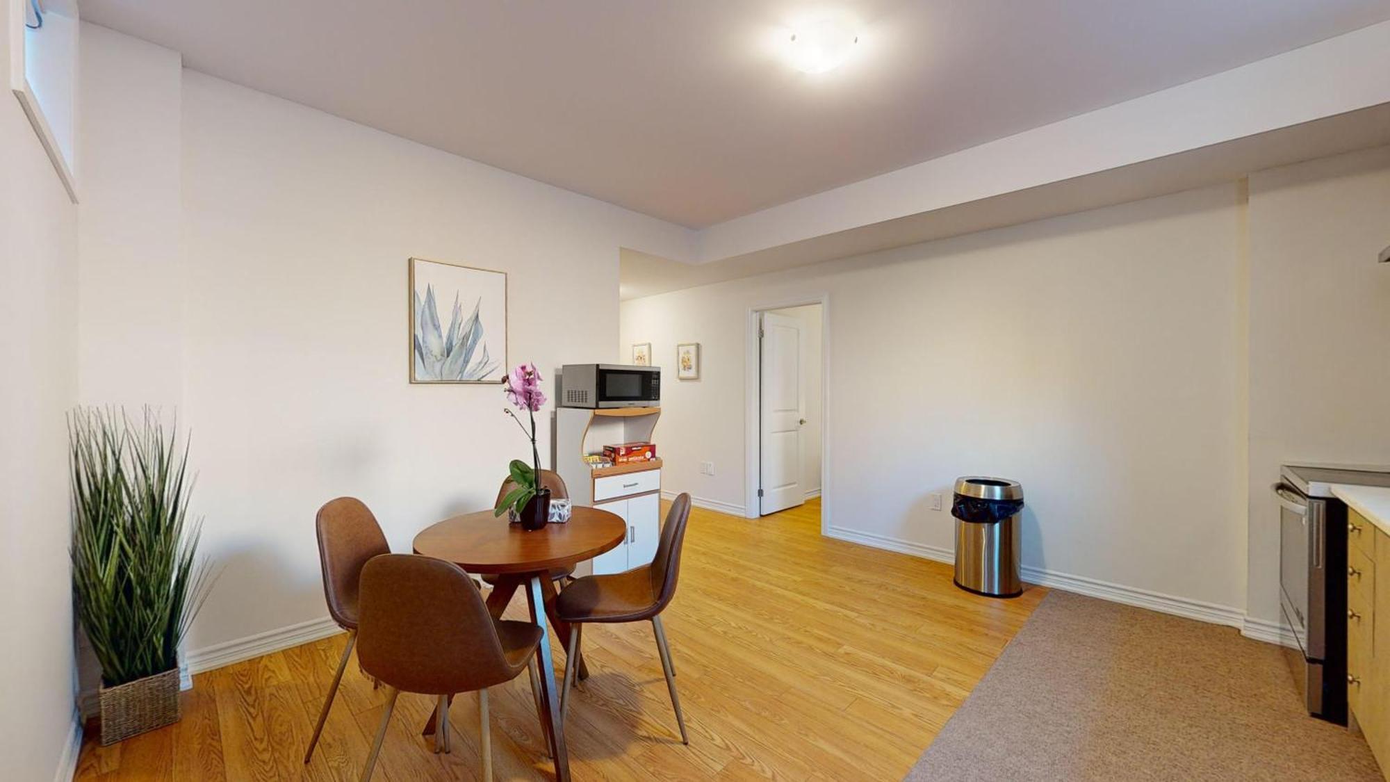 New Custom-built House In Holiday home Toronto