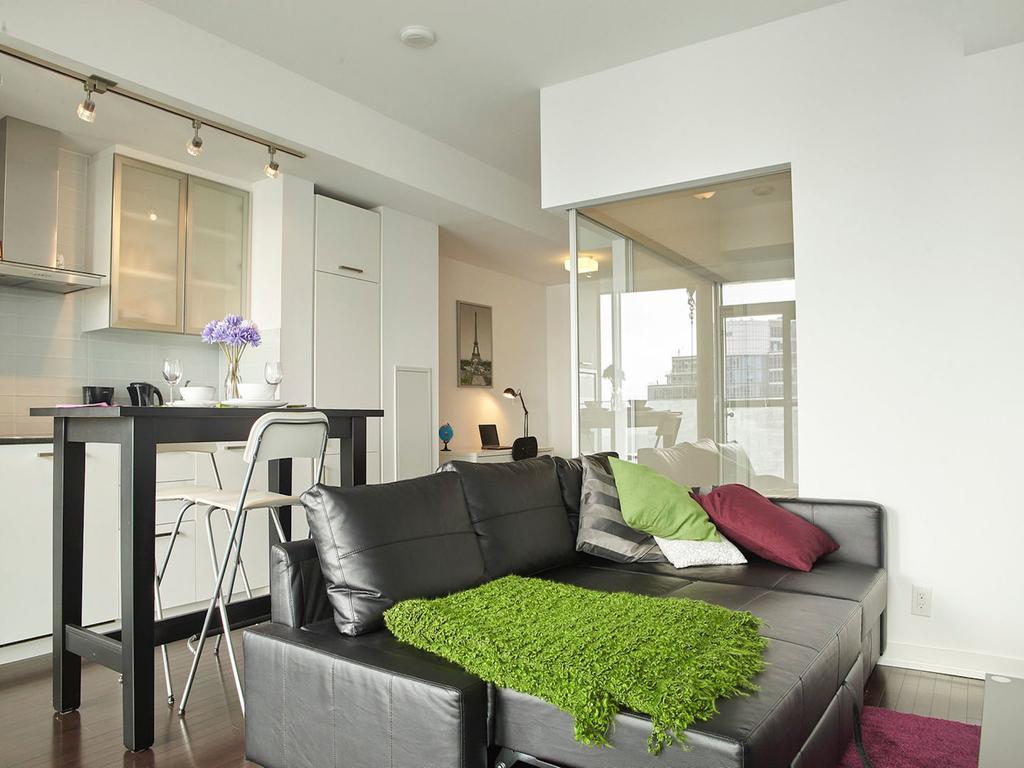 Eg Suites - York St Condos Cn Tower Apartment Toronto