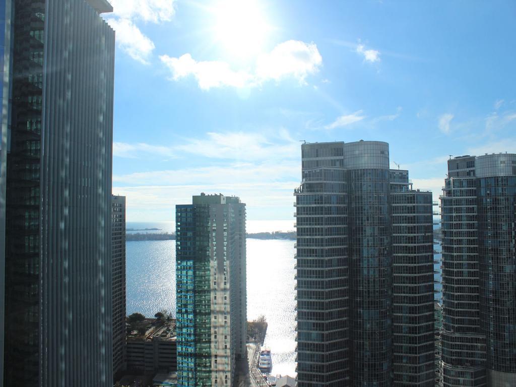 Eg Suites - York St Condos Cn Tower * Toronto