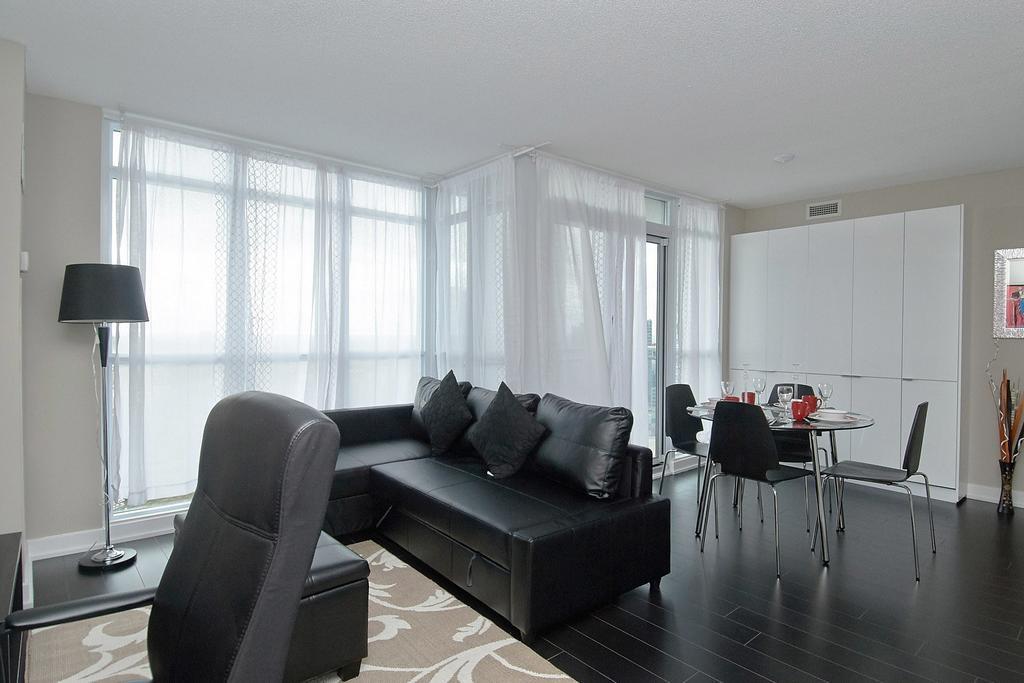 Whitehall Suites - Lakeview Suites Apartment
