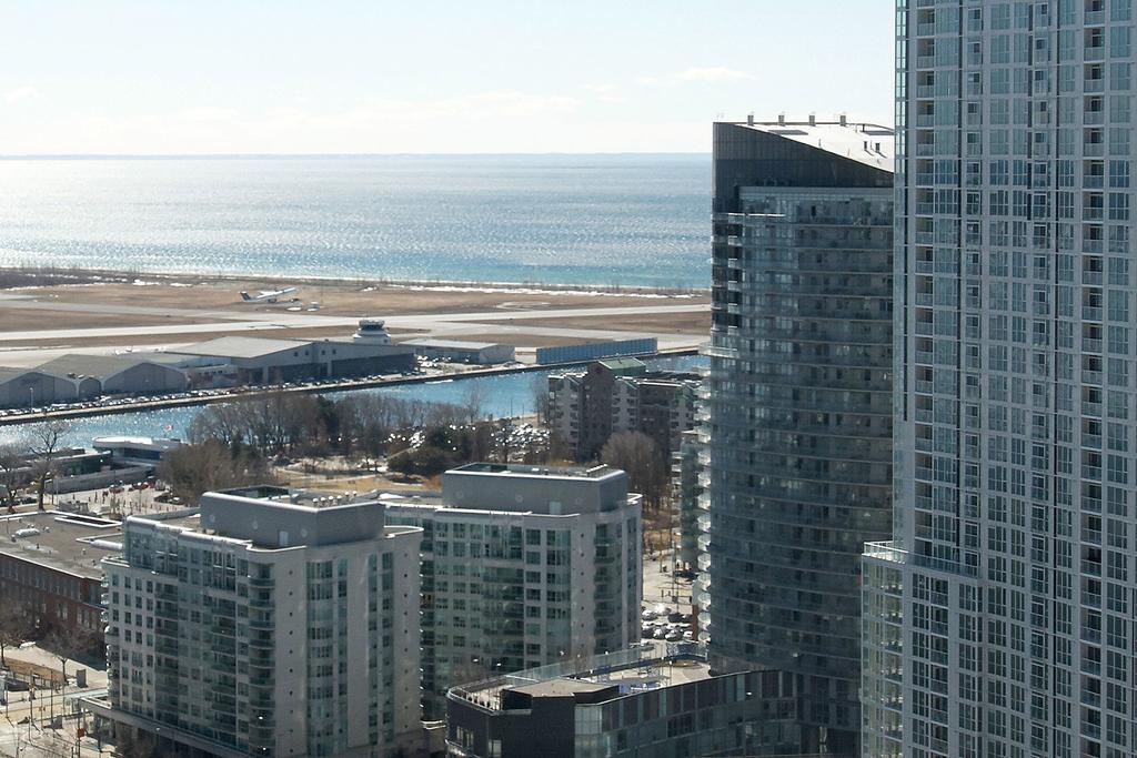 Whitehall Suites - Lakeview Suites Apartment *