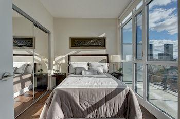 Apartment Napa Furnished At Cn Tower & Maple Leaf Square *