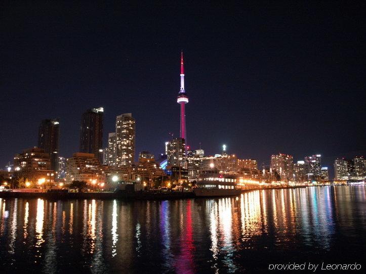 Courtyard By Marriott Downtown Hotel Toronto