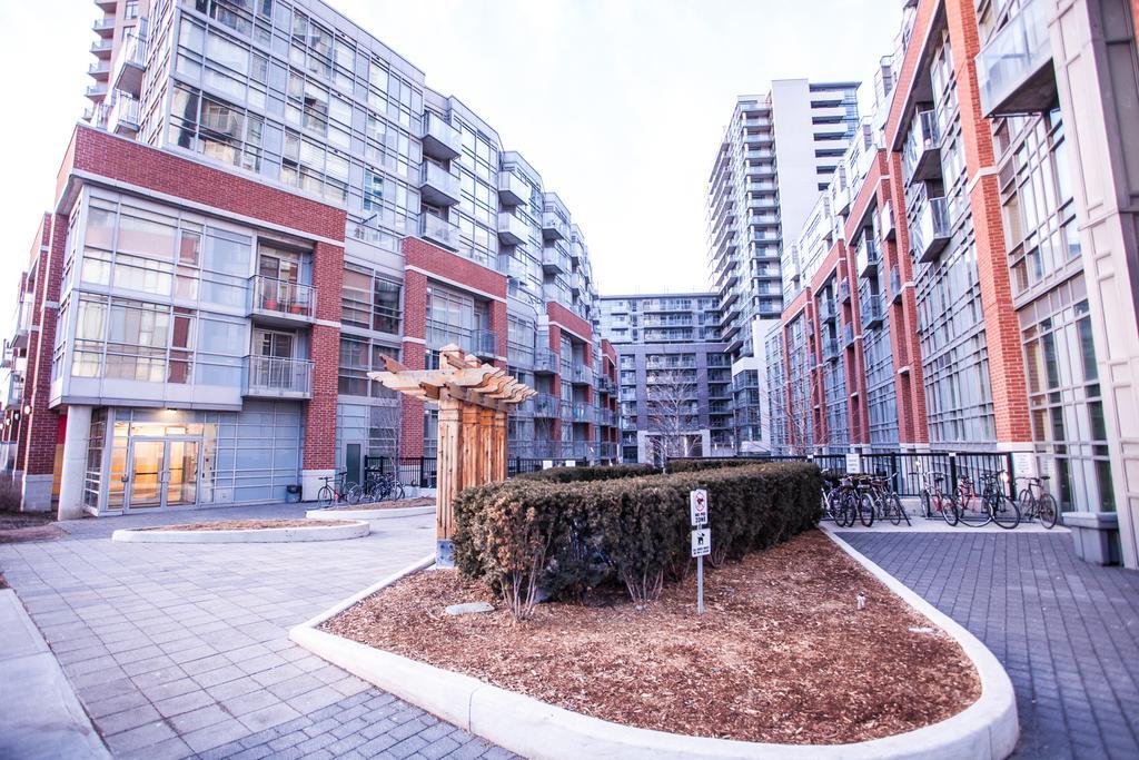 Pinnacle Suites - Queen West Lofts *
