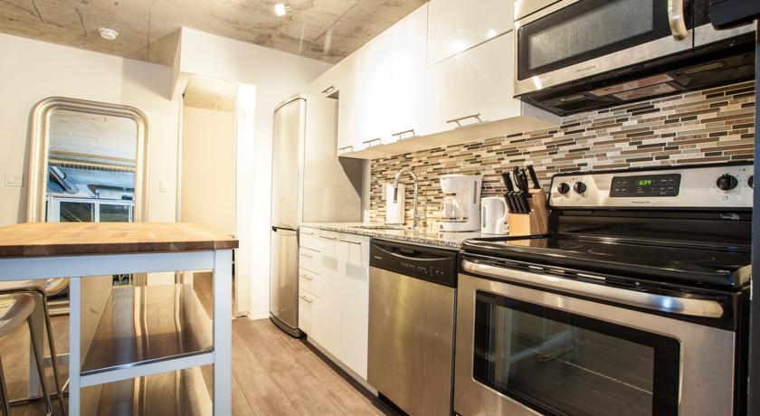Apartment Pinnacle Suites - Queen West Lofts Toronto