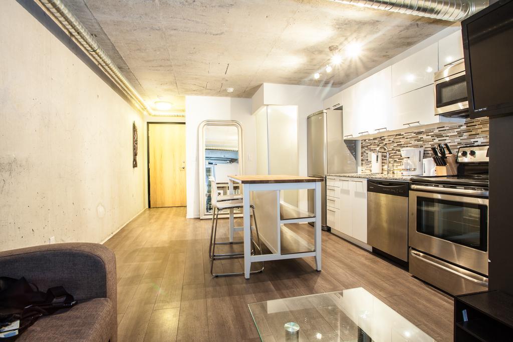 Pinnacle Suites - Queen West Lofts Toronto