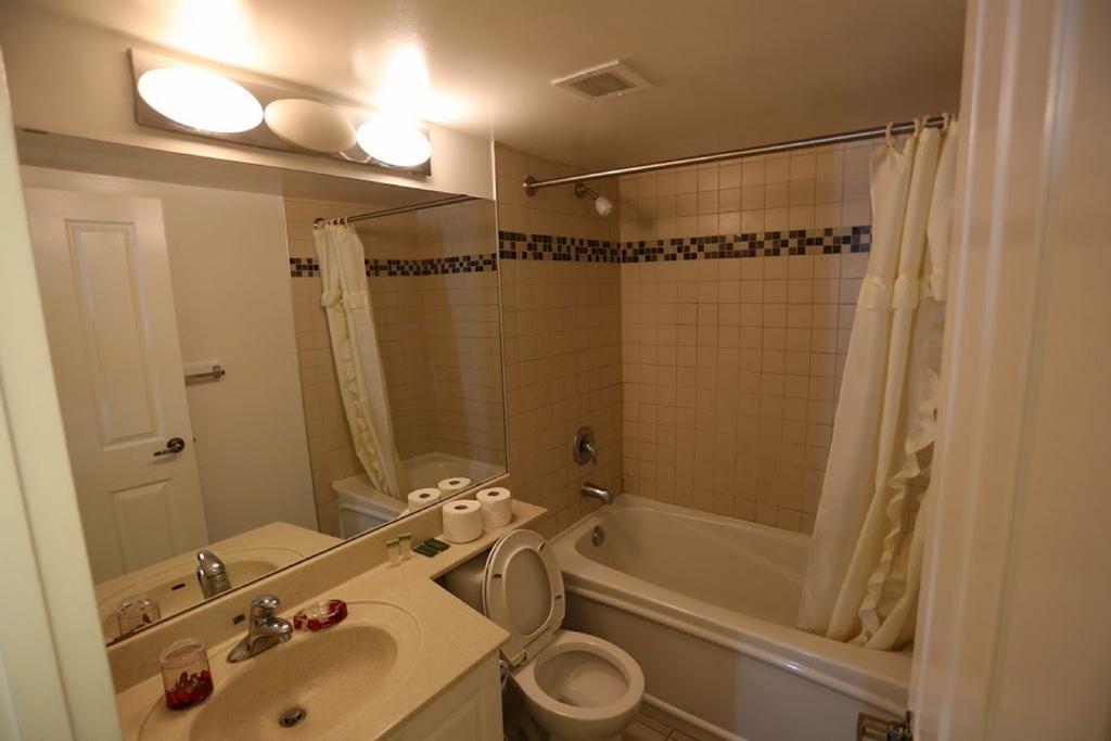Furnished Living - Bay Street * Toronto