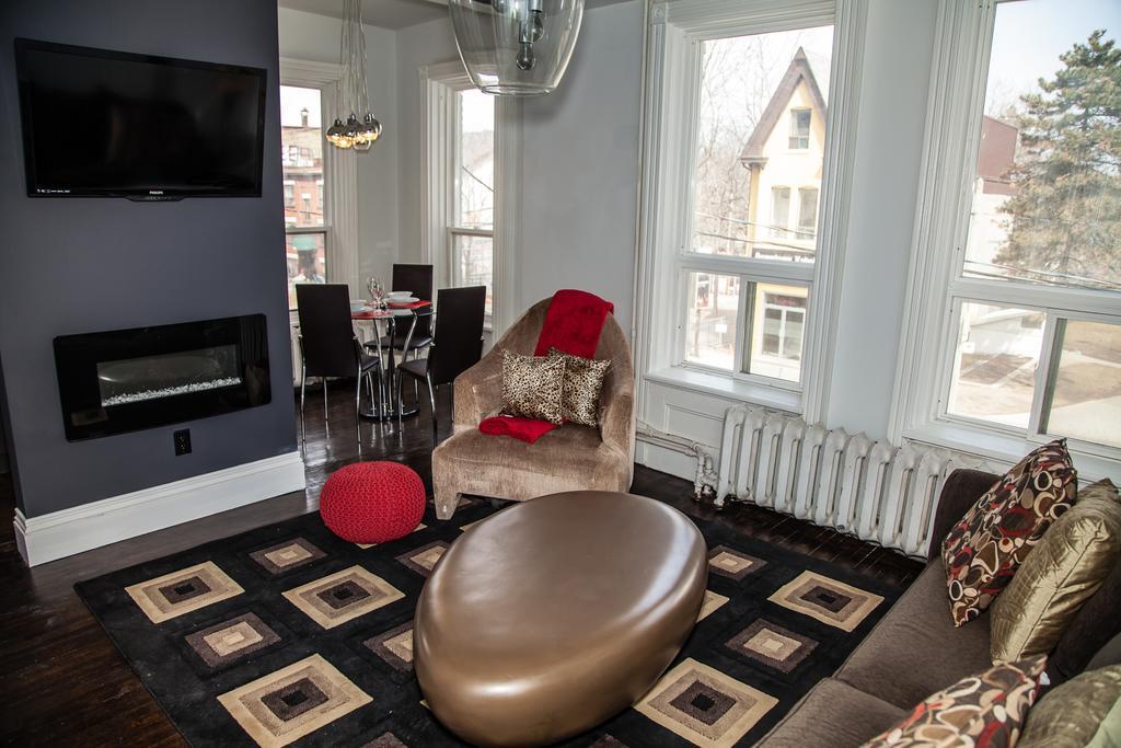 Guest house The Avalon Tourist Suites Toronto