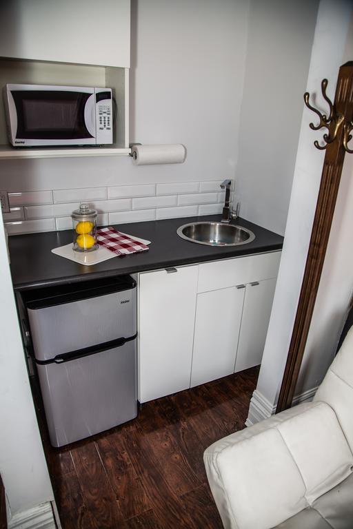 The Avalon Tourist Suites Toronto