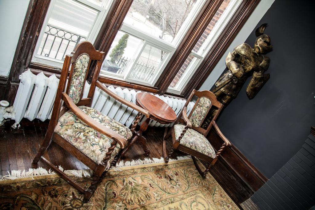 Guest house The Avalon Tourist Suites Toronto