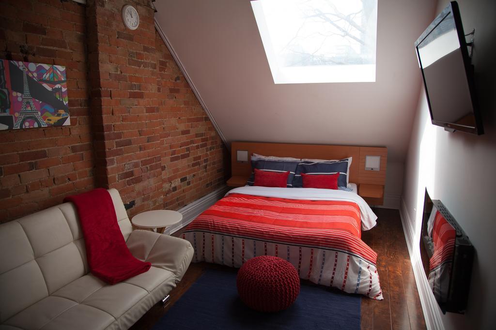 Guest house The Avalon Tourist Suites Toronto