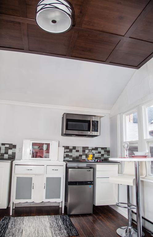 The Avalon Tourist Suites Guest house 3*
