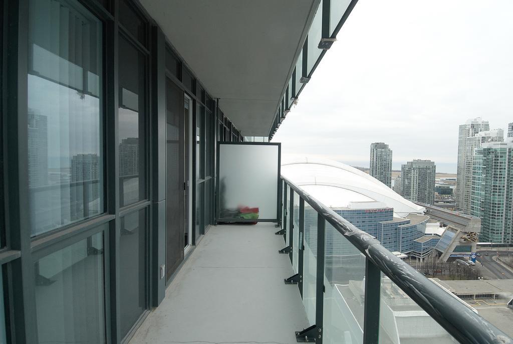 Whitehall Suites - Front Street Apartment