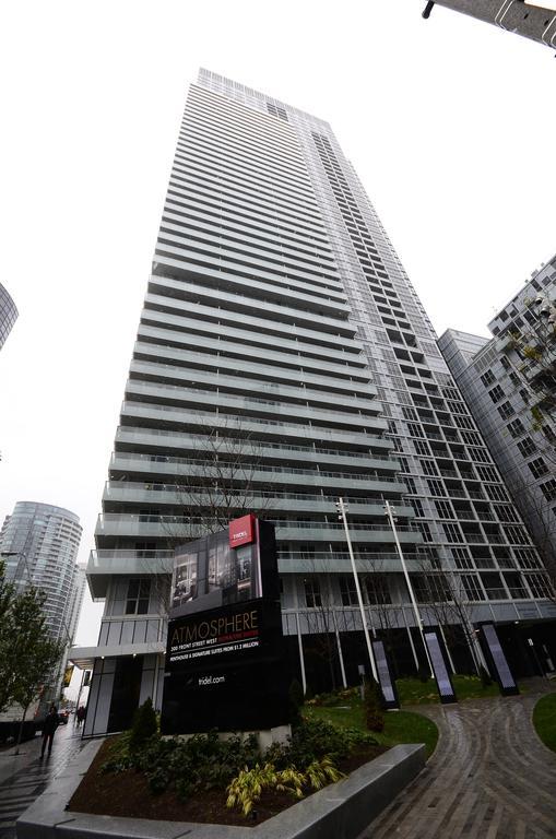 Whitehall Suites - Front Street *