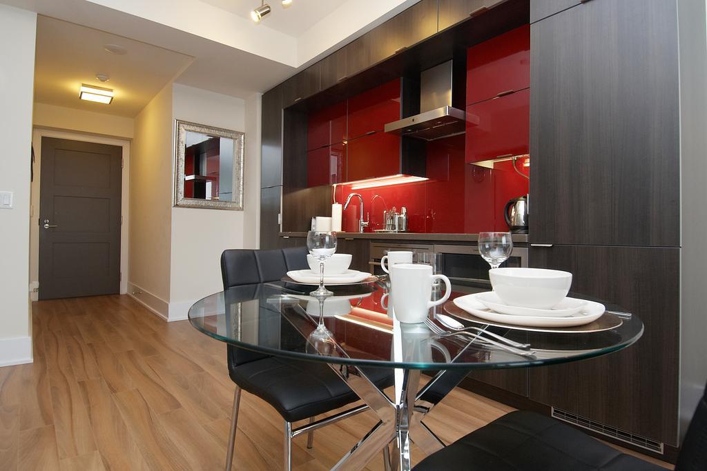Whitehall Suites - Front Street * Toronto