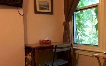 Mcgill Bed & Breakfast