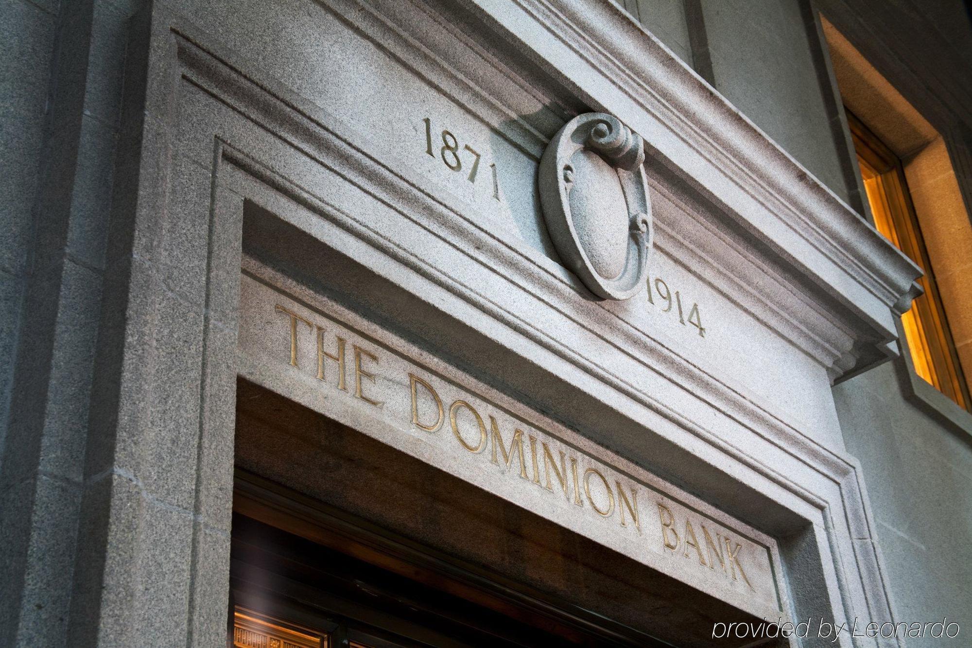 Hotel One King West And 4*
