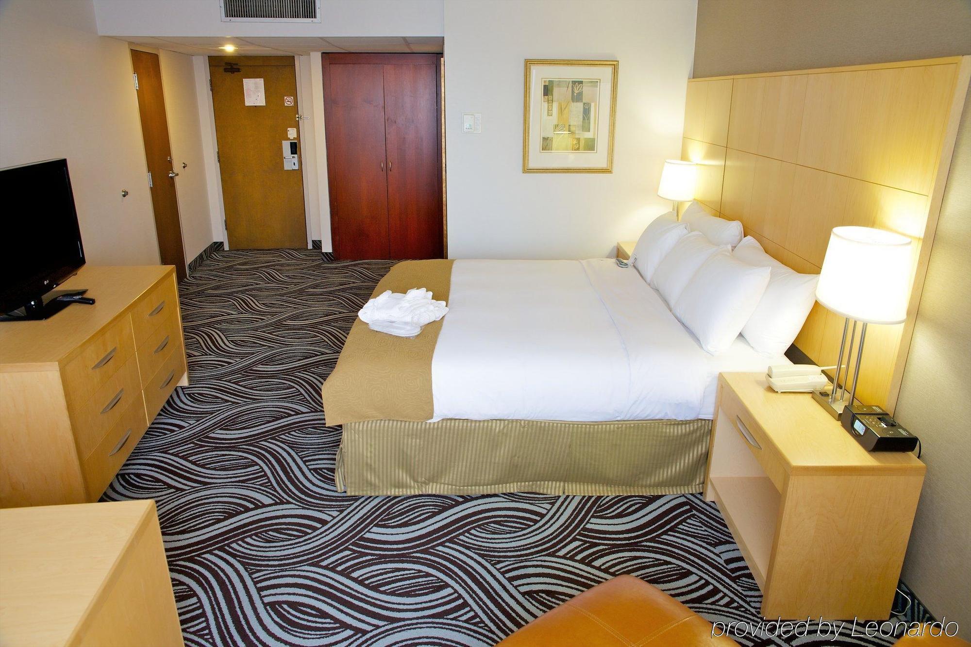 Hotel Radisson East 3*