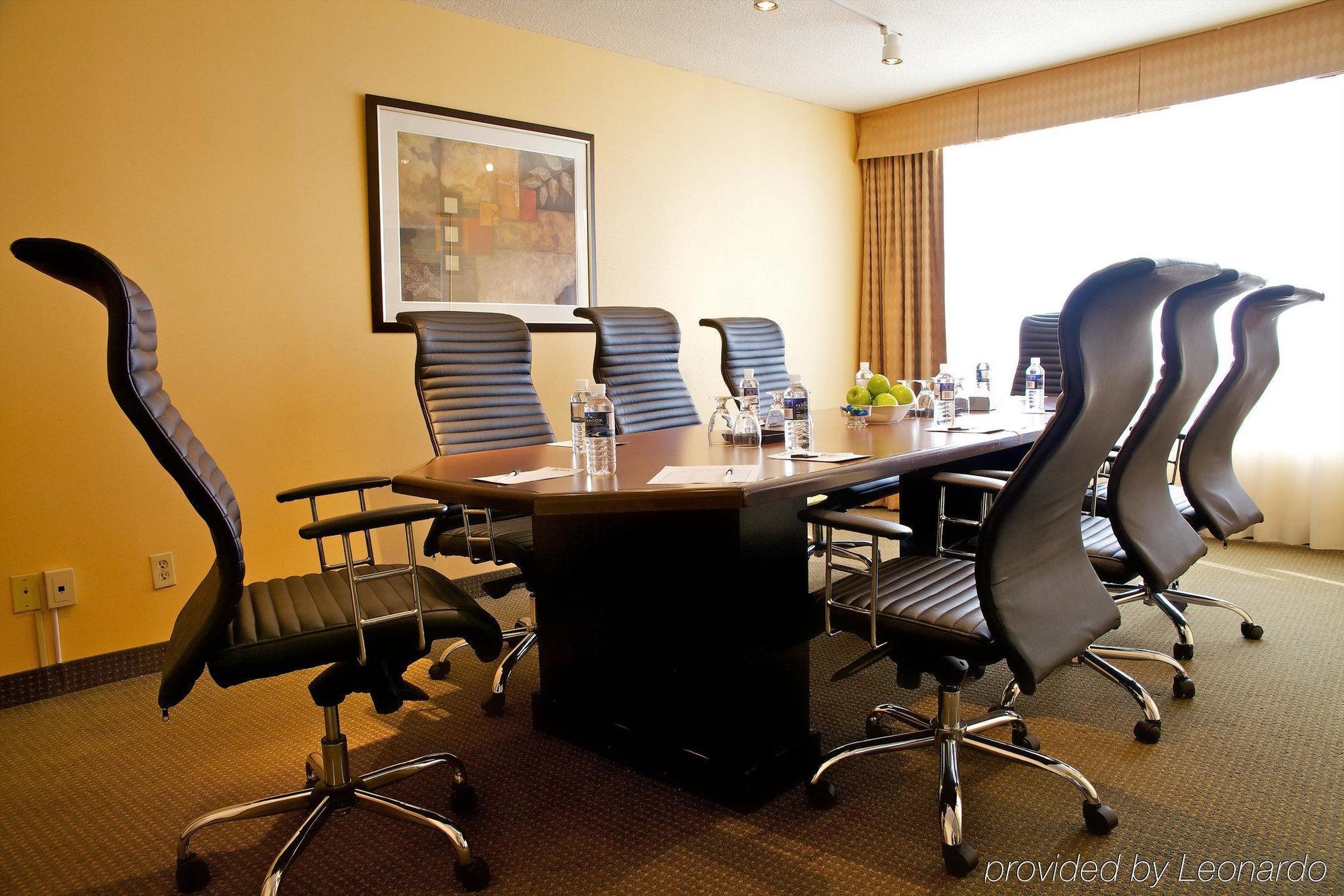 Hotel Radisson East 3*