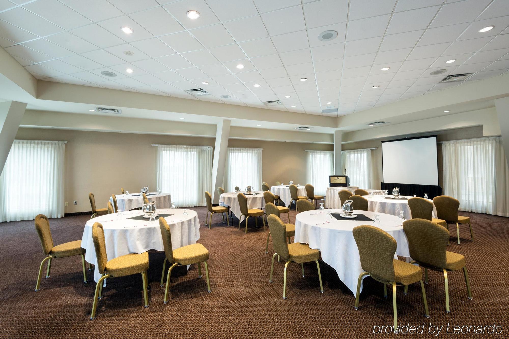 Hotel Crowne Plaza Airport By Ihg