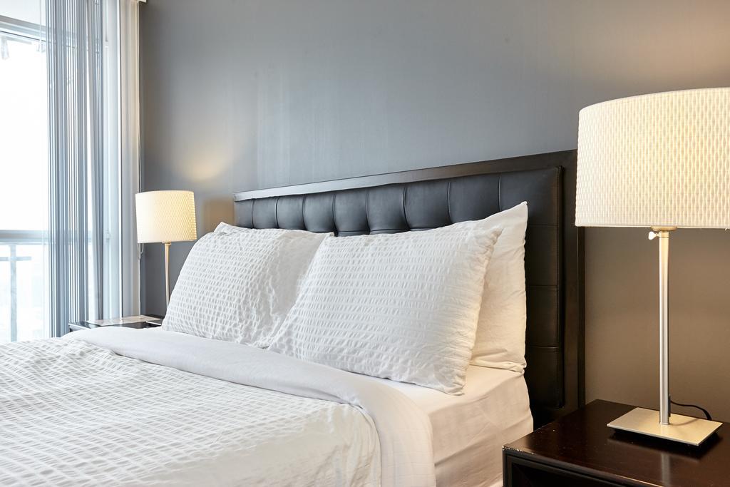 Atlas Suites Furnished Apartments- Rogers Center, Downtown