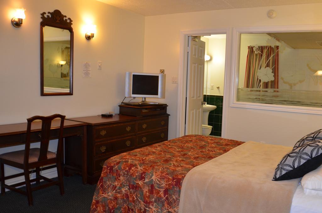 Grand Motel Toronto