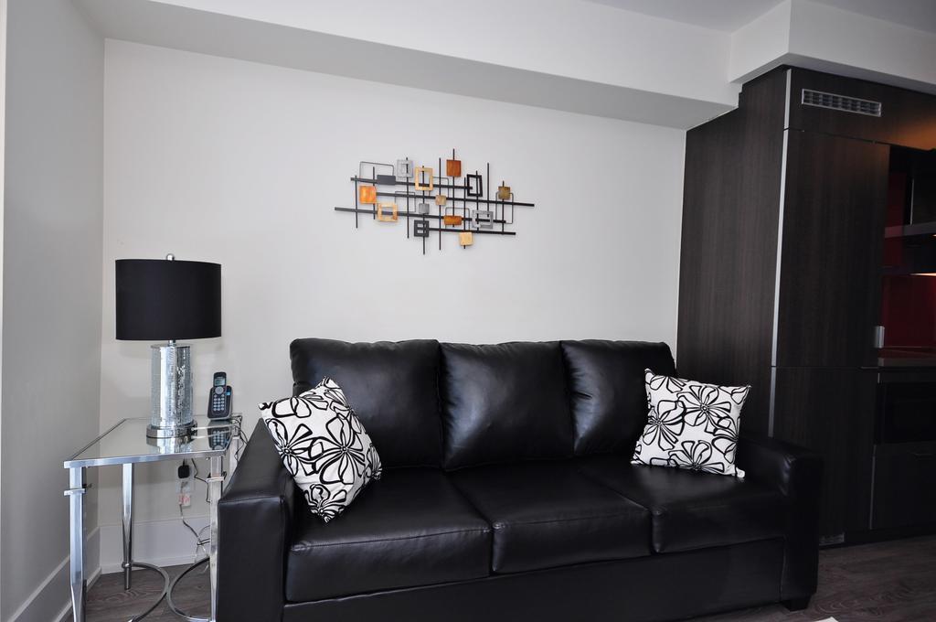 Apartment Whitehall Suites - Front Street Toronto
