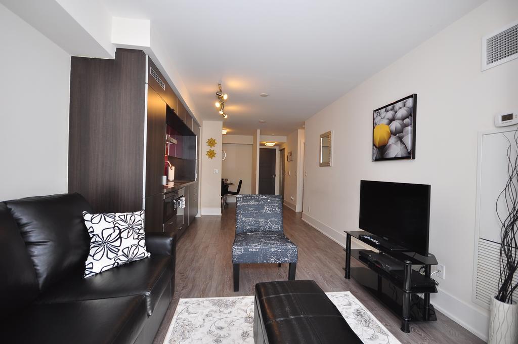 Whitehall Suites - Front Street * Toronto