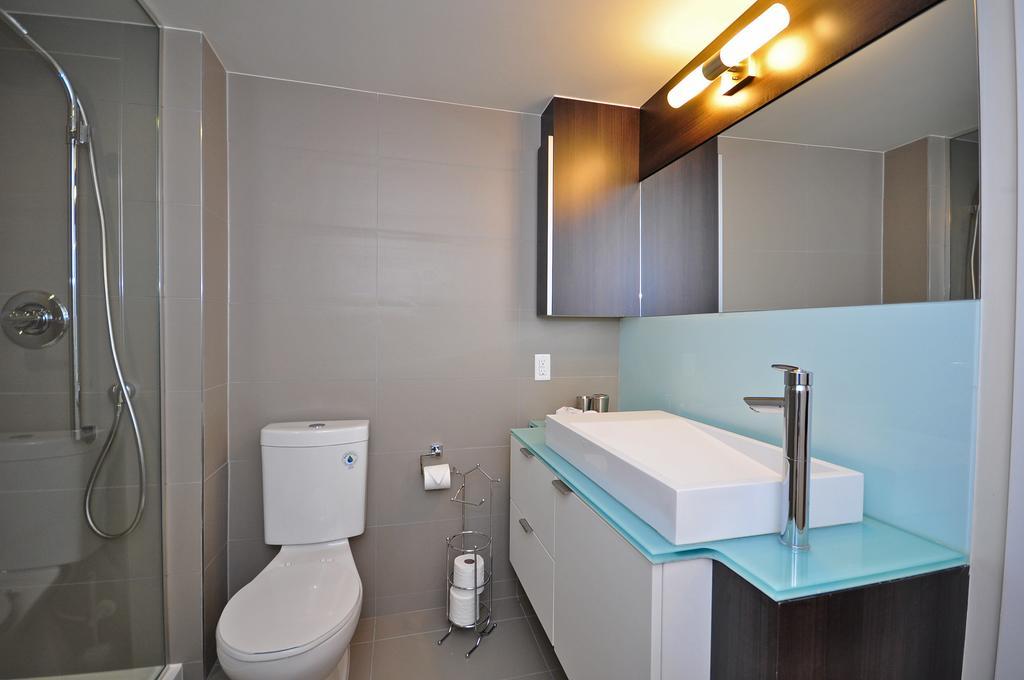 Whitehall Suites - Front Street *
